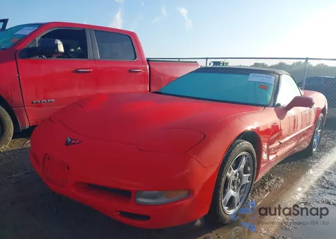 1999 Chevrolet Corvette z USA, uszkodzony, nr VIN 1G1YY32G8X5103177